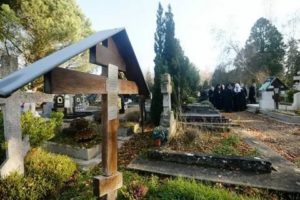 Можно ли заходить на кладбище во время месячных татарам