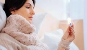 Как лечить простуду при месячных