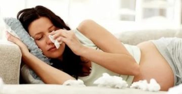 Как лечить простуду при месячных