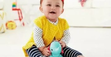 Как сидят 8 месячные дети Как сидят 8 месячные дети